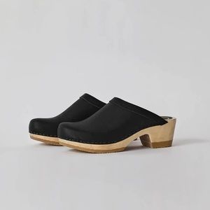 No. 6 Leather Clogs